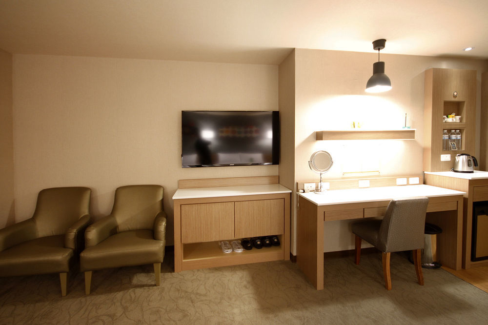 ไคด์เนส โฮเต็ล - เกาซุง เจว่ หมิง Hotel เกาสง ภายนอก รูปภาพ